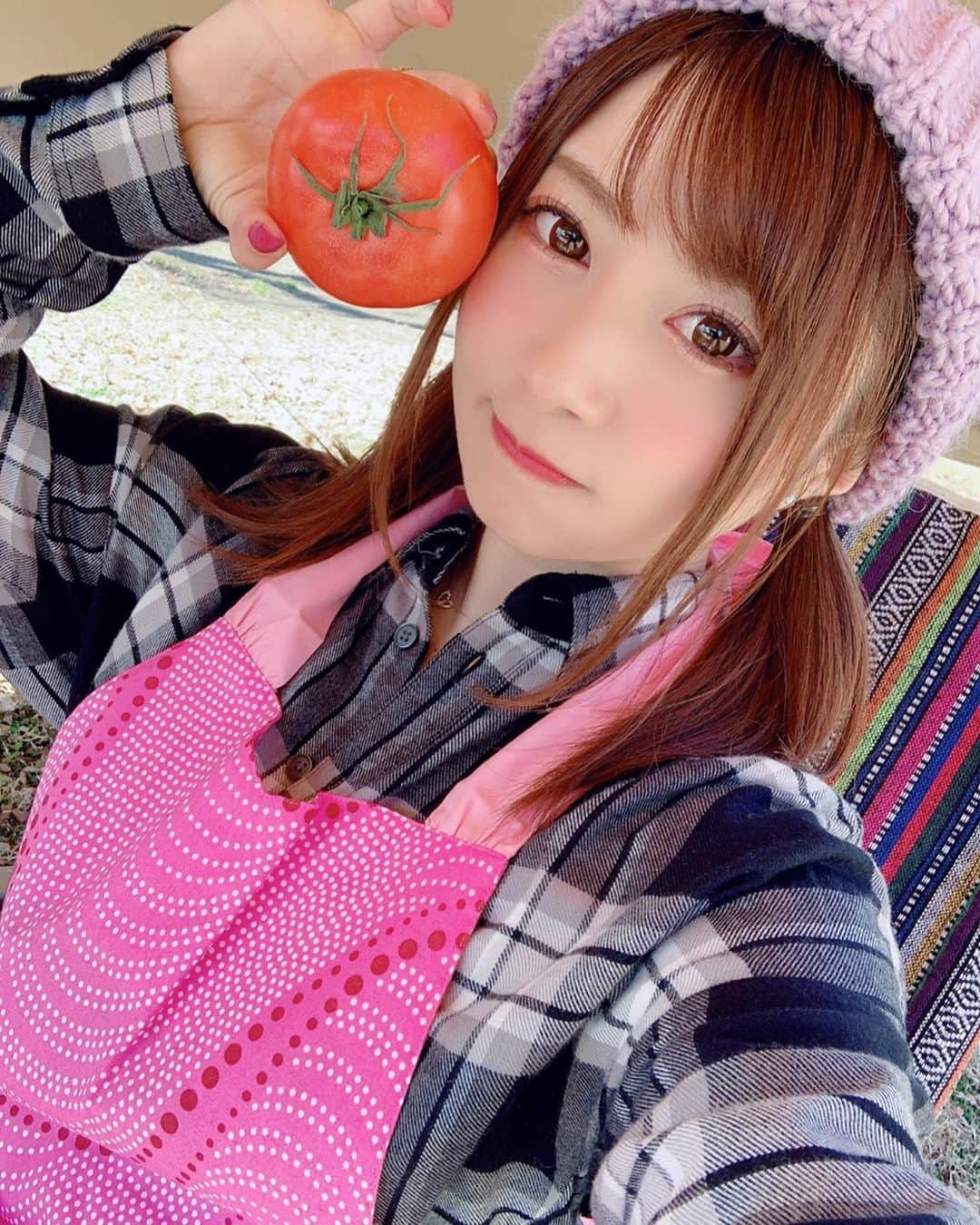 成瀬心美さんのインスタグラム写真 - (成瀬心美Instagram)「🍳 . . 今日はEXMAX SPの連載 【キャンプ女子になりたい】 のロケでしたー✨ . . 今回はダッチオーブンを使って 無水カレーと 色々な味のナン そしてネットで見て作りたかった じゃがアリゴを作ったよ✨ . . すごく美味しくできて大満足☺️ . . 発売は3/11です！ よろしくねー！！！ さむかったー！！！！ . . #camp #cooking #curry」1月21日 18時39分 - coco3ndazo