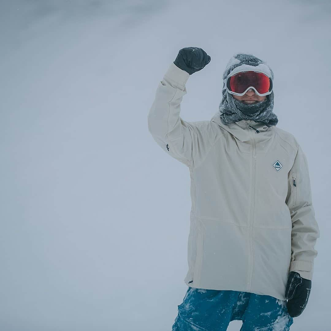 Burton Japanさんのインスタグラム写真 - (Burton JapanInstagram)「天気が悪くたって、スタイリッシュにグラブがキマればハッピーになれます。さらにGORE-TEXジャケットを着ていれば、もうスーパーハッピーです。Photo: @akira457_ #Winter2020Burton #RidingIsTheReason #GORETEX」1月21日 18時41分 - burtonjapan