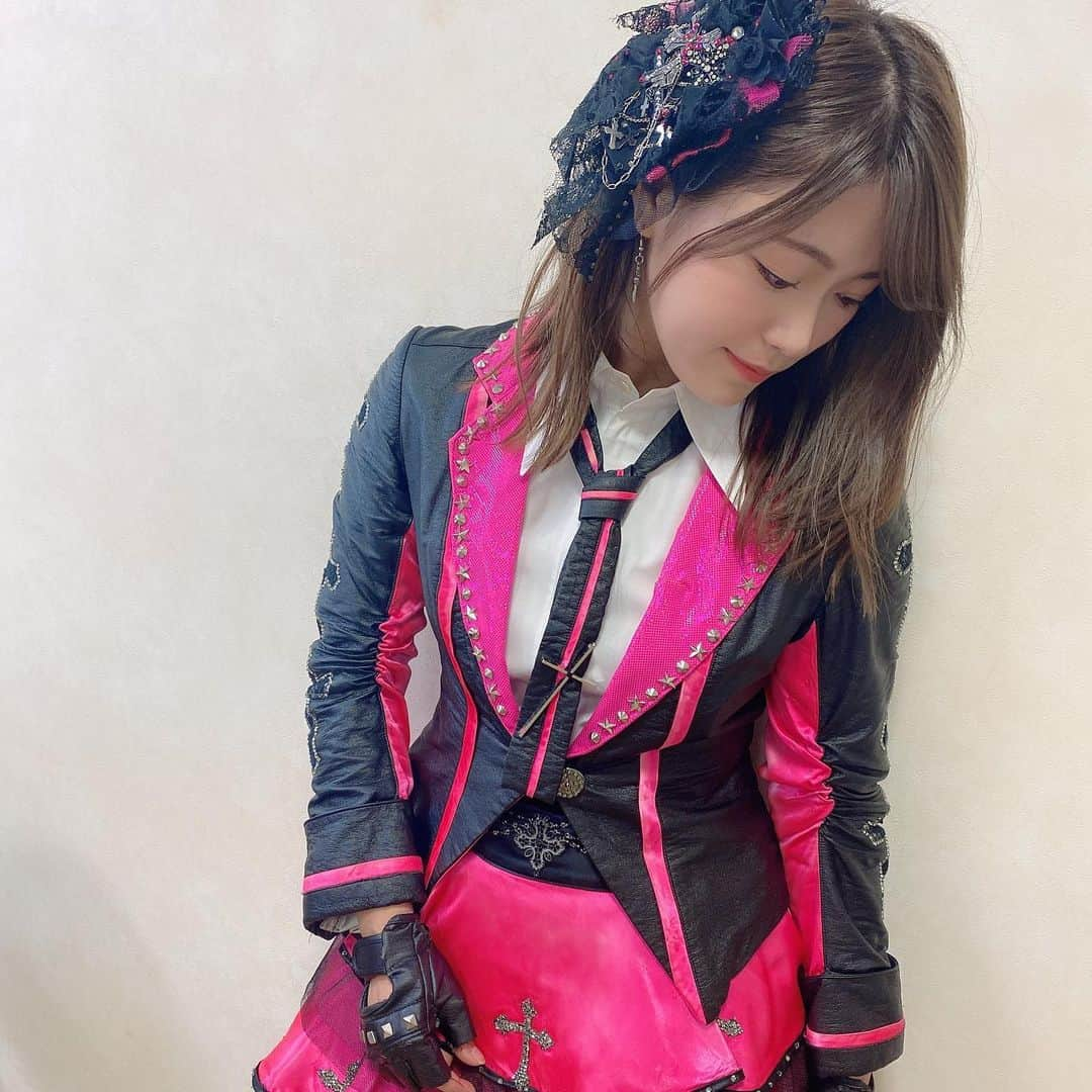 山内鈴蘭さんのインスタグラム写真 - (山内鈴蘭Instagram)「“クロス“SKE48にとって、ちゅりちゃんにとって大切な楽曲。私を選んでくれた想い。全ての意味に恥じない様、全力で歌わせて頂きました✝️ 「SKE48に来てくれてありがとう」 いつもちゅりちゃんが言ってくれる言葉。 本当にありがとう。 私達を温かく迎えてくれて、 背中を押してくれて、 包み込んでくれたちゅりちゃん。 “ありがとう”の気持ちを込めて 会える時間を大切にしていきたいな😊❤️ ． ． #akb48グループリクアワ #リクアワ #SKE48 #クロス」1月21日 10時52分 - xxsuzuranxx