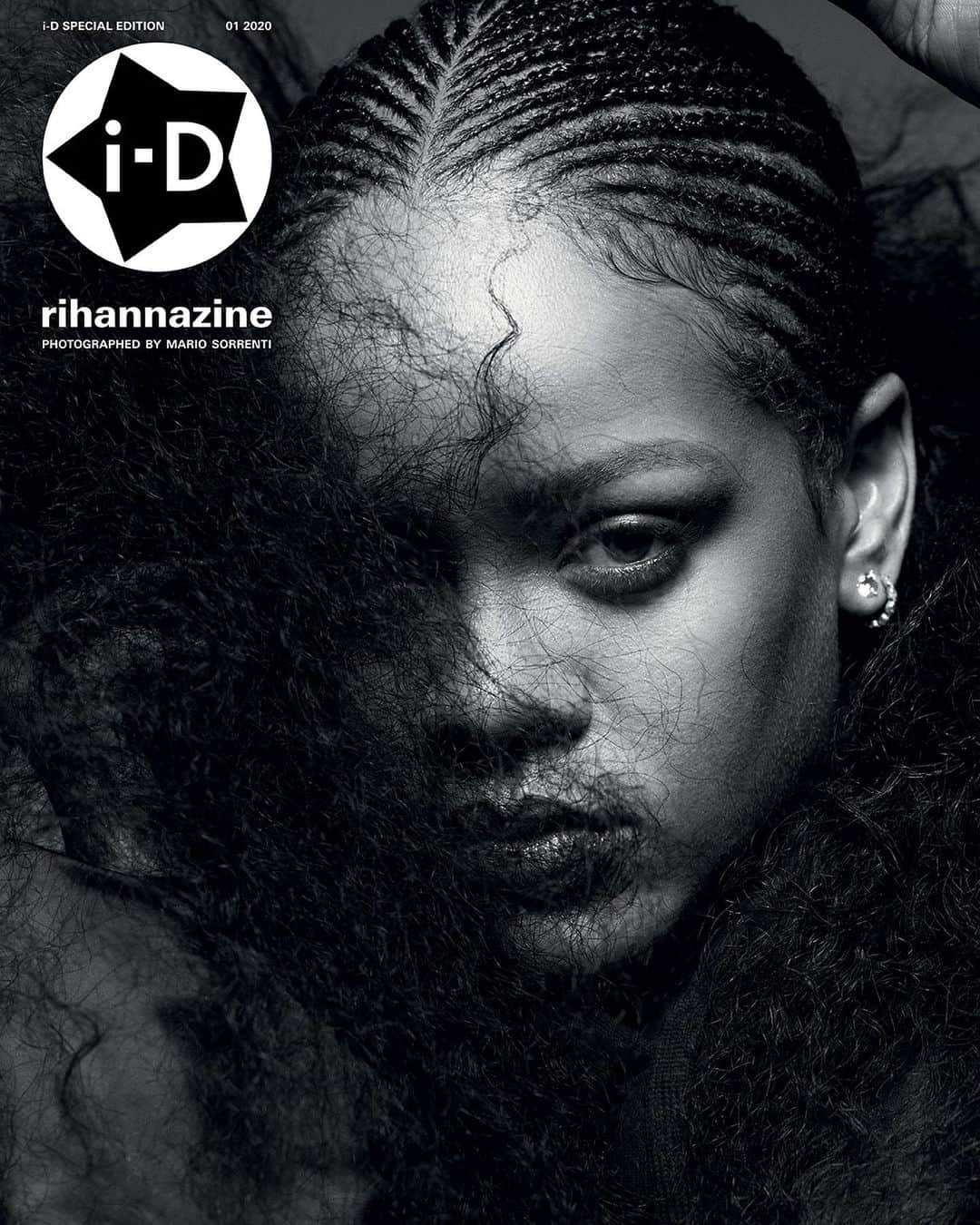リアーナのインスタグラム：「Limited edition #Rihannazine 🖤 @i_d i-dstore.co  Photography: @mario_sorrenti  Editor-In-Chief & styling: @alastairmckimm Casting director: @samuel_ellis Hair creative director: @yusefhairnyc Hair: @naphiisbeautifulhair Make-up: Kanako Takase Nails: @Jennynails」