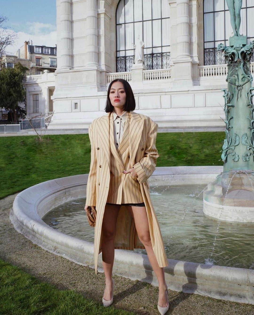 I.T IS INSPIRATIONさんのインスタグラム写真 - (I.T IS INSPIRATIONInstagram)「Layering up. - Spotted @handinfire in @acnestudios SS20 collection in Paris. Now available online and in store. - @acnestudios_ithk  #ITHK #ITisInspiration #AcneStudios #SS20 #blazer #streetsnap」1月21日 11時12分 - ithk