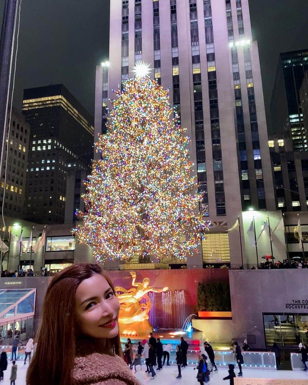 れおさんのインスタグラム写真 - (れおInstagram)「お気に入りのロックフェラーツリーの写真あげてなかったかた🎄🧸」1月21日 11時39分 - reoreo1119