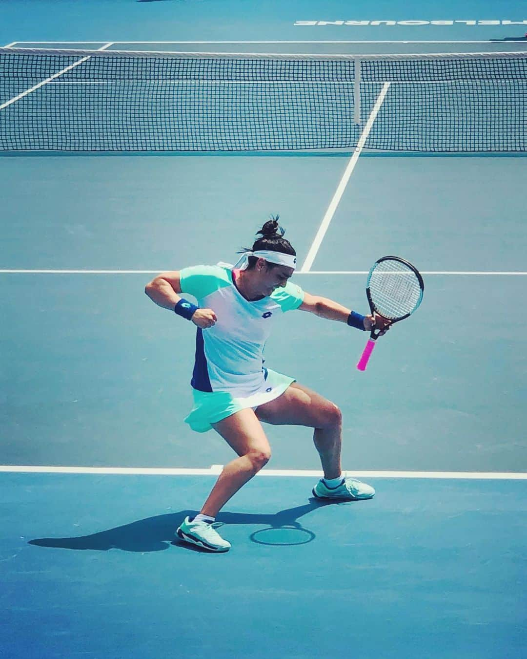 オンスジャブールさんのインスタグラム写真 - (オンスジャブールInstagram)「Fighting spirit 💪 Yallah ❤️ @australianopen 💪」1月21日 11時47分 - onsjabeur