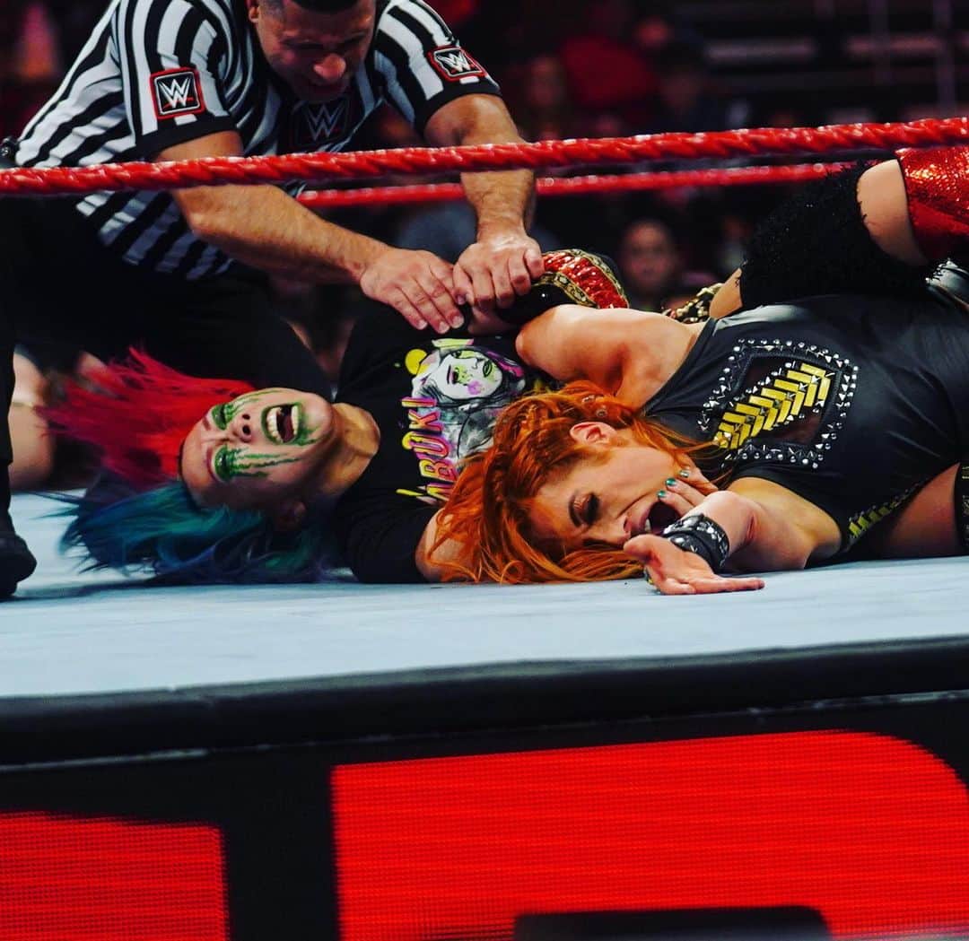 WWEさんのインスタグラム写真 - (WWEInstagram)「The mind games continue... is @beckylynchwwe in over her head at #RoyalRumble? #RAW」1月21日 12時00分 - wwe