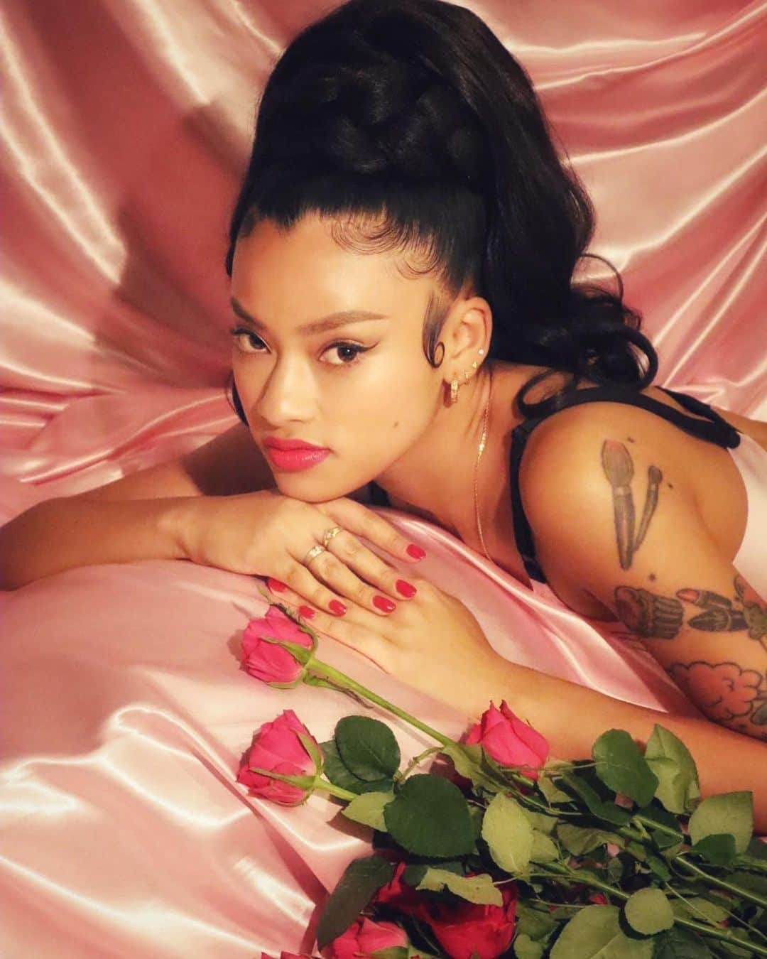 ティファニー・キャデラックのインスタグラム：「In a world full of Kardashians, dare to be a Eartha Kitt. 📷 @i___.d」