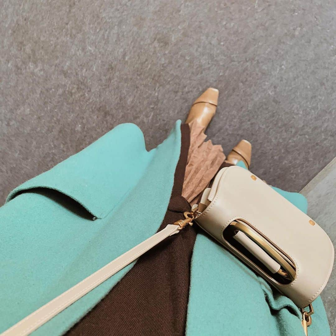 Marika Kajiwaraさんのインスタグラム写真 - (Marika KajiwaraInstagram)「MINT GREEN × BROWN 💚🤎 ＊ 今日はめっちゃいい天気☀︎ ＊ ＊ ＊ #outfit」1月21日 12時15分 - marika__kw