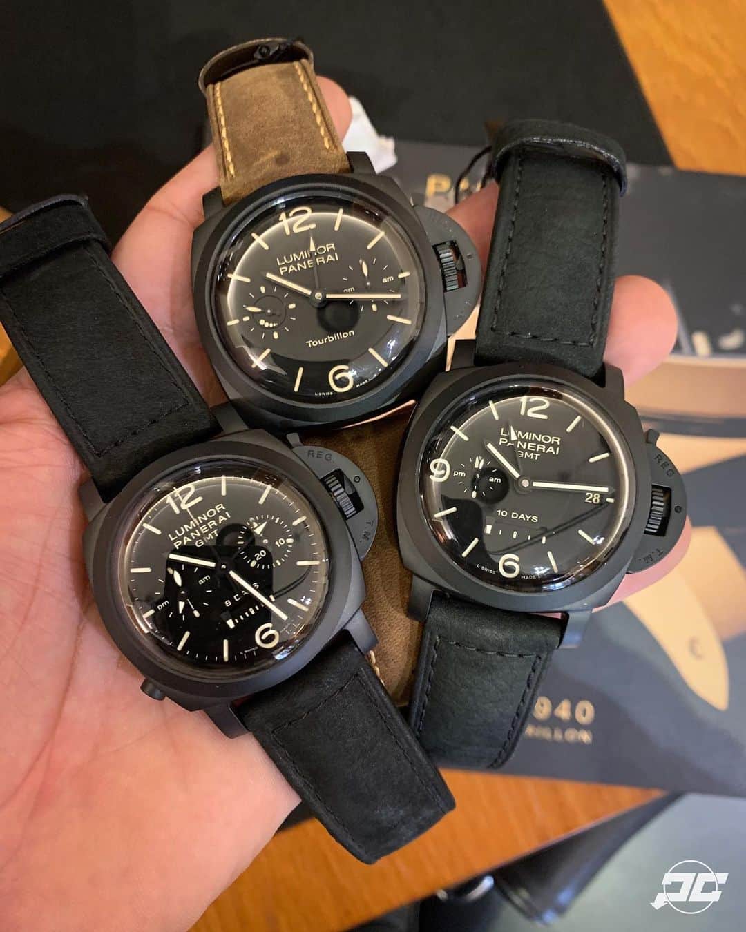パネライのインスタグラム：「Triple ceramic action at the Jeddah #Panerai Boutique. #PAM317 Dark Knight Chrono, #PAM396 Tourbillon, and #PAM335 10 Day GMT. #paneraicentral」
