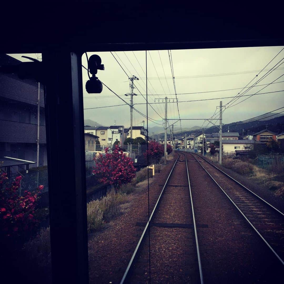 岸田繁さんのインスタグラム写真 - (岸田繁Instagram)「岩倉方面に薄っすら虹🌈」1月21日 12時46分 - kishidashigeru