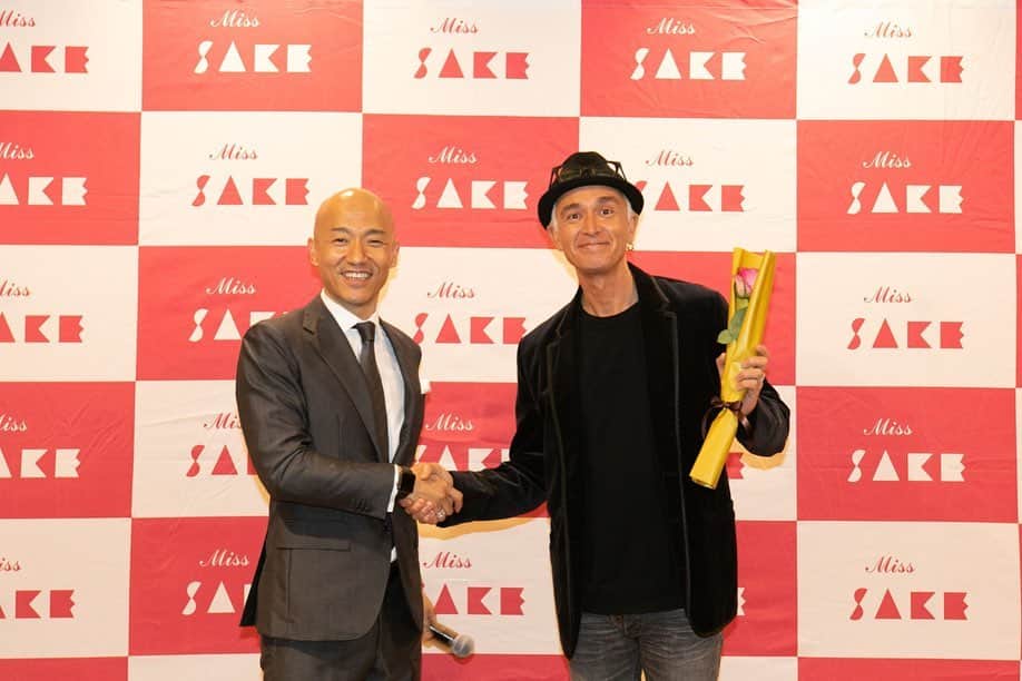 福田友理子さんのインスタグラム写真 - (福田友理子Instagram)「* * 先日、日本酒や日本文化を国内外に発信するアンバサダーMiss SAKE 群馬代表を拝命したご報告をしましたが、 * 1月18日（土）に、東京丸の内の公益社団法人　日本外国特派員協会（FCCJ）にて、 2020 Miss SAKE ファイナリスト＆Mr SAKE発表会が行われました✨ * Mr SAKEスペシャルアンバサダーのマーク・パンサーさん（globe）もお披露目され、 沢山の方がご来場くださいました。 どうもありがとうございました✨  私達は、これから約2ヶ月半、 ナデシコプログラムという特別プログラムを受講し、着物の着付けや和装メイク、美しい所作や礼儀作法を身に付けていきます👘  おいしい日本酒、そして素晴らしい日本文化の魅力を、国内外に発信する為、精進してまいります。 * オリンピックイヤーである今年、記念すべき2020年、 日本が世界から注目される一年に 日本酒や日本文化の魅力を世界中の方に知っていただきたいです☺️✨🍶」1月21日 12時40分 - yuriko.fu