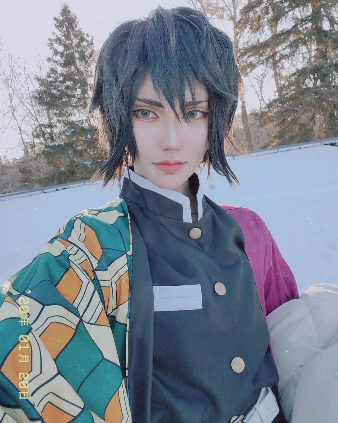 ひかりんのインスタグラム：「Snowy shoot in -10 ❄️ weather !  I honestly don't understand how demon slayers run like it's nothing in deep snow 🤣 and they be fighting demons too! We died just from a photoshoot lmao  Special thanks to @lostdumplings for tanking the cold with me 😊 #demonslayer #giyuutomioka」