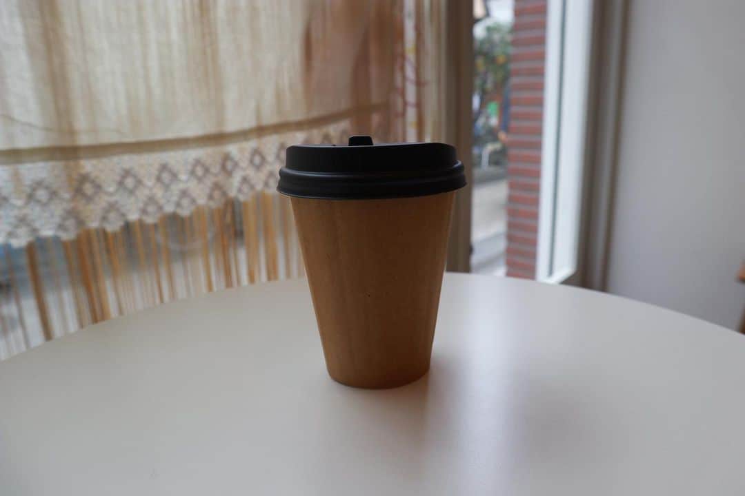 石井輝明さんのインスタグラム写真 - (石井輝明Instagram)「中野。 今日はルミネにずっといます。 ほんまにずっとやろうなって聞かれたらそこまでずっとではないです。 合間にコーヒー飲みに行ったりもするし。 厳密には。  #coffeestandossaion #cafe #coffee #カフェ #東京カフェ #中野カフェ #カフェ芸人 #厳密にいうのは野暮 #でも厳密を求める時もある #どちらかというと厳密を求める人間 #だから僕は野暮 #野暮はよくない #いい時もあるけど #厳密には」1月21日 13時03分 - comandanteishii