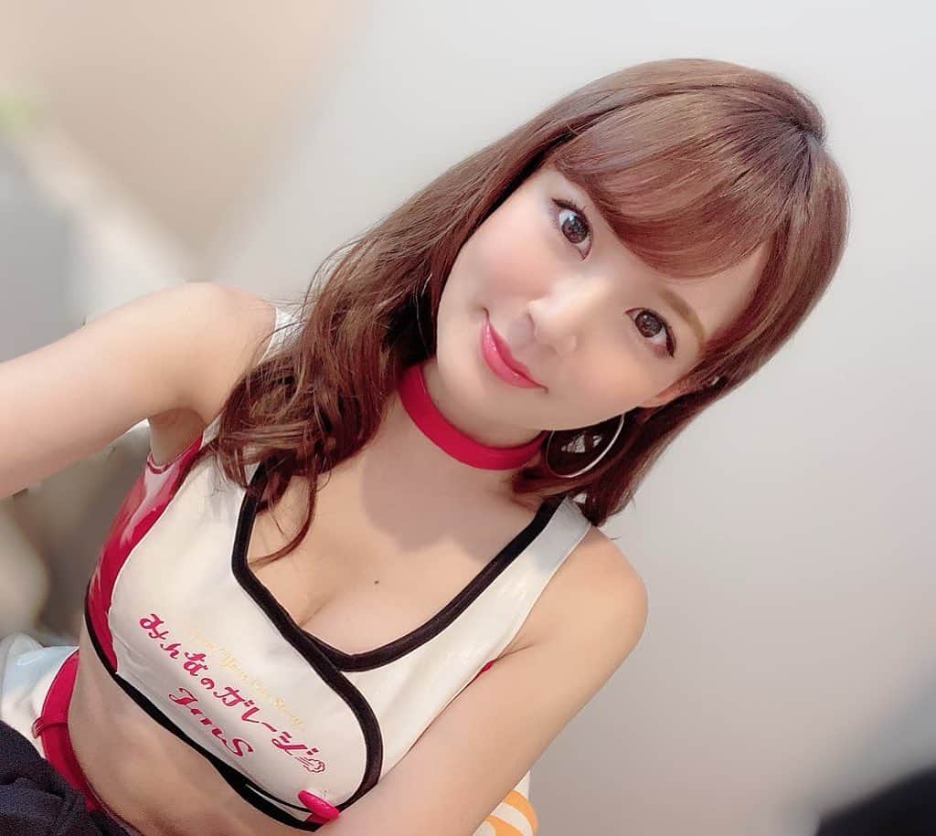 のインスタグラム：「❤️2019 jms garagegirls❤️﻿ ﻿ ﻿ 懐かしい夏コスver.2🌻✨﻿ ﻿ ﻿ #那津あやこ #あやや #rq #racequeen #レースクイーン #モデル #タレント #谷間 #グラビア #ホクロ #チャームポイント #女子アナ #supergt #racing #jms #supergt #sexy #style #body #jms #model #talent #撮影 #衣装 #bast #glamour #japan #japanesegirl #instagram #photography #instagood #followme」