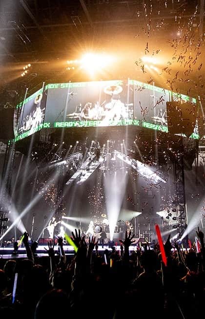 L'Arc-en-Ciel【公式】のインスタグラム：「"ARENA TOUR MMXX" in Aichi completed. L'Arc-en-Ciel performed for the first time at the new Aichi Sky Expo. Up next, Saitama! The full version is available on L'Arc-en-Ciel Official Fan Club "LE-CIEL" 「ARENA TOUR MMXX」愛知公演終了。L'Arc-en-CielがAichi Sky Expo初上陸！次はさいたま！ 未公開シーンを含む映像の全編は、L'Arc-en-Ciel Official Fan Club "LE-CIEL"にて公開中！  ARENA TOUR MMXX 2020.1.9.thu-3.5.thu 2020.1.09 Osaka OSAKA-JO HALL 2020.1.10 Osaka OSAKA-JO HALL 2020.1.12 Osaka OSAKA-JO HALL 2020.1.13 Osaka OSAKA-JO HALL 2020.1.18 Aichi Sky Expo(Aichi International Exhibition Centre) 2020.1.19 Aichi Sky Expo(Aichi International Exhibition Centre) 2020.2.08 SAITAMA SUPER ARENA 2020.2.09 SAITAMA SUPER ARENA 2020.2.28 YOKOHAMA ARENA *Fanclub Membership Limited 2020.2.29 YOKOHAMA ARENA *Fanclub Membership Limited 2020.3.04 Yoyogi National Gymnasium 1st Gymnasium 2020.3.05 Yoyogi National Gymnasium 1st Gymnasium  #LArcenCiel #LArc #ラルク #彩虹樂團 #LArcMMXX #ARENATOURMMXX #MMXX」