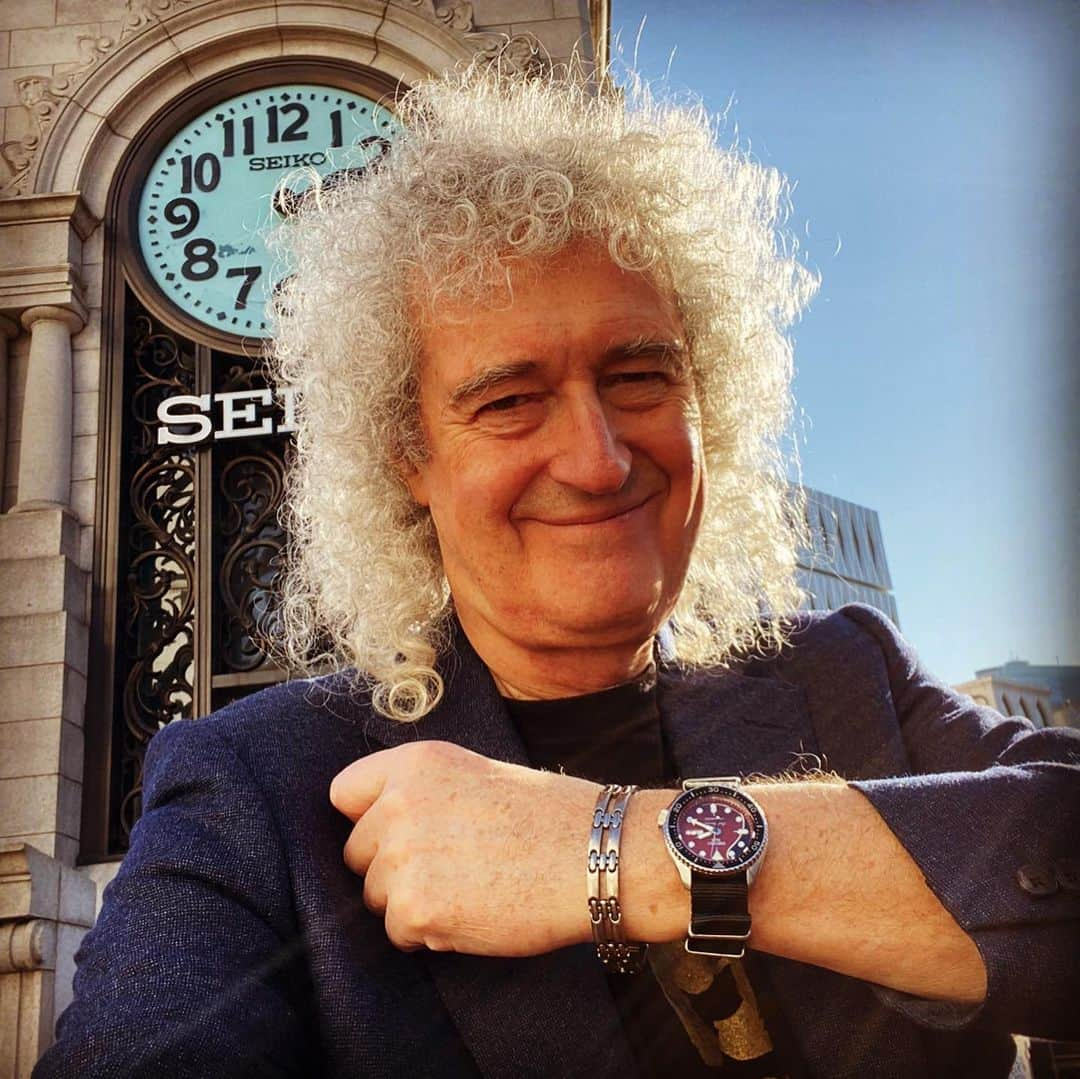 ブライアン・メイさんのインスタグラム写真 - (ブライアン・メイInstagram)「The new SEIKO RED SPECIAL timepiece is launched !!! At the historic Seiko Clock Tower.  This makes me very proud.  It’s the result of many months collaboration - and a very fine piece I believe it is !!! I’ll show you its handsome presentation case etc later.  THANK YOU SEIKO !!! Bri」1月21日 15時36分 - brianmayforreal