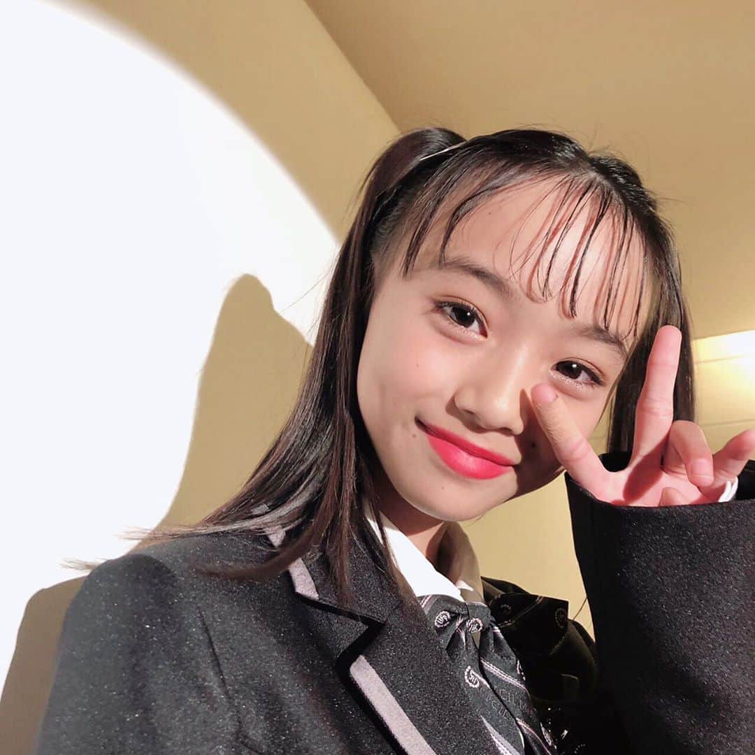 ニコ☆プチのインスタグラム：「✌︎💘 瞳がキラッキラなレイヨ🥺✨ . . #松本麗世  #きれいなおめめ」