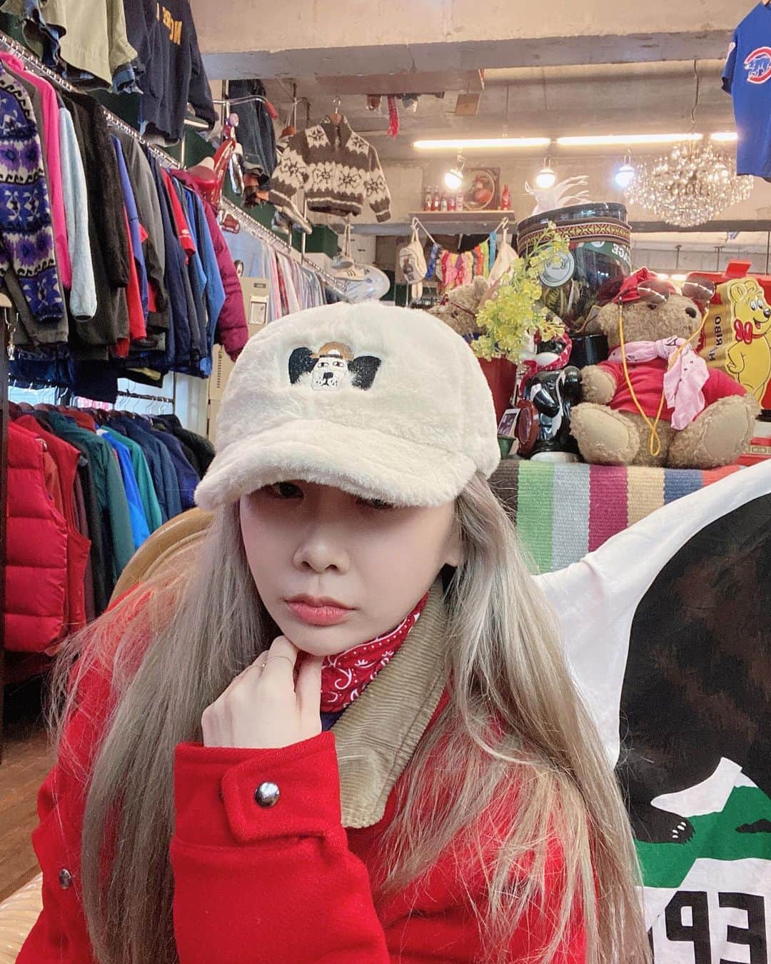 ジェアのインスタグラム：「❣️ 오랜만에 쇼핑!! (빈티지보물찾기)」
