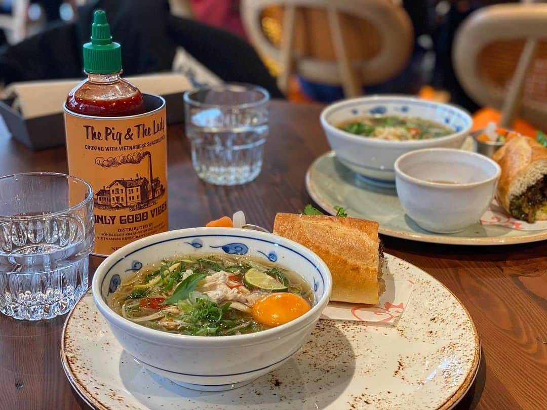 永尾まりやさんのインスタグラム写真 - (永尾まりやInstagram)「ハワイでりおんと食べたベトナム料理屋さんが恵比寿にできたということで🇻🇳 2度感動した美味しさ🥺 牛のバインミーとフォーのセットを頼んだよん . . #thepigthelady #japan @pigandtheladyjp  #恵比寿　#ベトナム料理」1月21日 16時41分 - mariyagi_san