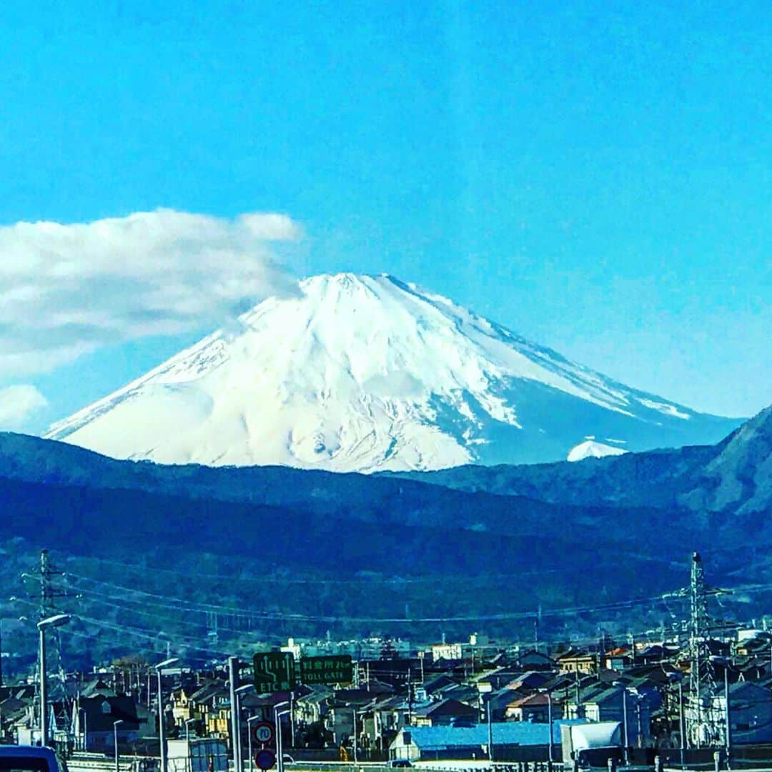 平子理沙さんのインスタグラム写真 - (平子理沙Instagram)「今日は、大きな富士山が見えました🗻💕#富士山#fujimountain #japan#lifestyle#fashion #beauty #travel#risahirako#平子理沙」1月21日 16時55分 - risa_hirako