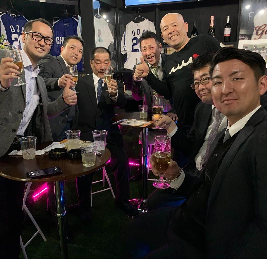 小田幸平のインスタグラム：「昨日はGOOD Aに佐々木明義さん（元読売ジャイアンツ）と5人の皆さんが来てくれました。#読売ジャイアンツ#中日ドラゴンズ#愛媛マンダリンパイレーツ#good A#新橋#スポーツバー青森#佐々木明義」