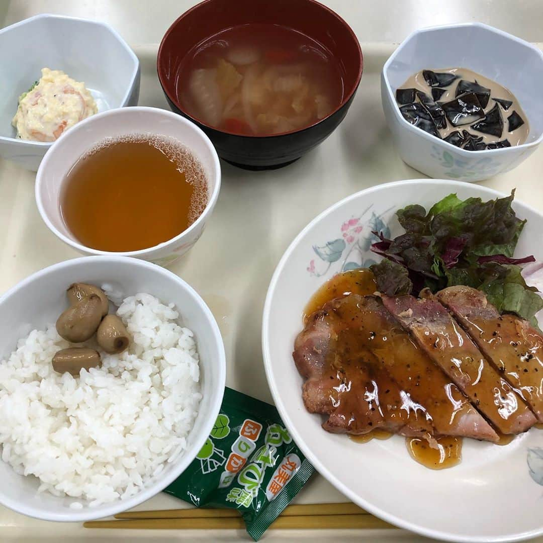 亘健太郎さんのインスタグラム写真 - (亘健太郎Instagram)「予備自衛官訓練‼︎隊員食堂の皆さん、いつも美味しい食事をありがとうございます‼︎﻿ ﻿ #予備自衛官 ﻿ #予備自衛官補 ﻿ #即応予備自衛官 ﻿ #募集 ﻿ #防衛省 ﻿ #自衛隊 ﻿ #フルーツポンチ亘 ﻿ ﻿ http://www.mod.go.jp/gsdf/reserve/ ﻿ ﻿ https://www.facebook.com/jgsdf.reserve/ ﻿ ﻿ https://twitter.com/jgsdf_reserve ﻿」1月21日 17時07分 - watarikentaro