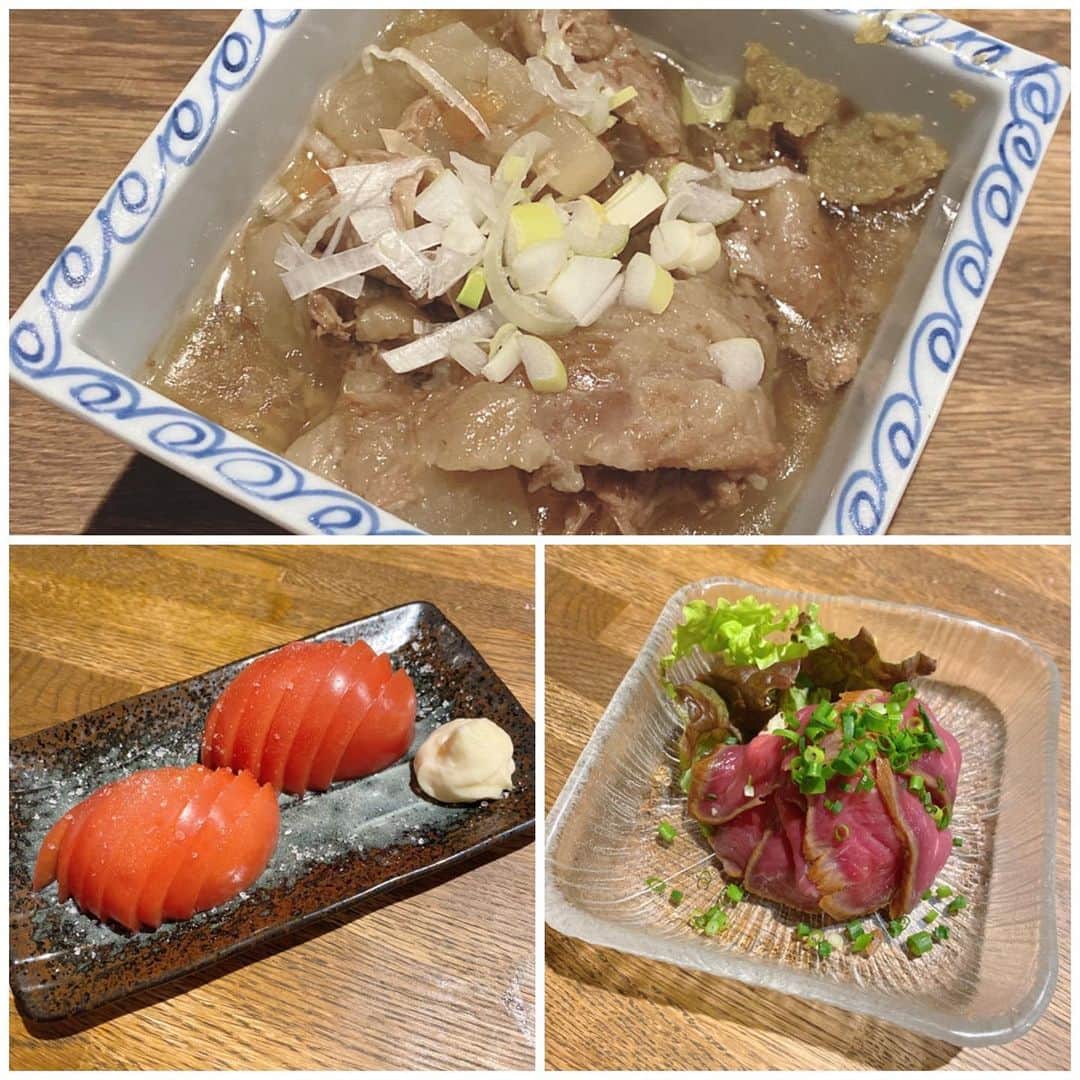 恵美さんのインスタグラム写真 - (恵美Instagram)「大のお気に入り店の1つ、中野の鉄炙り 『肉乃なかの』 @nikuno_nakano  でまたお食事を楽しみました☺️🥩 . 肉乃なかのは、ハキハキとした店長さんが作る料理にいちいち声を出して『おいしい〜💕🤤』と言ってしまうような、とってもおいしいお料理が出てくるので本当にオススメです❣️ . 今回いただいたのは ・牛すじ煮込み ・肉刺し3種盛り合わせ ・冷やしトマト🍅 ・野菜盛り ・サーロインステーキ ・はらみ ・タンデミオムライス ・ガーリック炒飯 ・黒蜜きな粉アイス . 今回は大好きなタンシチューがなかったのですが、 そのタンシチューをアレンジしたデミオムレツも最高でした🥚💕 でもやっぱりタンシチューがまたどうしても食べたいから何度でも通ってしまいます😆❣️ . 次はありますように🙏☺️❤️ . #肉乃なかの #中野居酒屋 #中野グルメ #肉バル #鉄板焼き #肉料理 #肉 #🥩 #タンシチュー #居酒屋 #おすすめ #pr #model #モデル #japanesemodel #恵美  #ビジョビ @b_b_j.j #中野 @woomy.restaurant」1月21日 17時19分 - emi_florence819