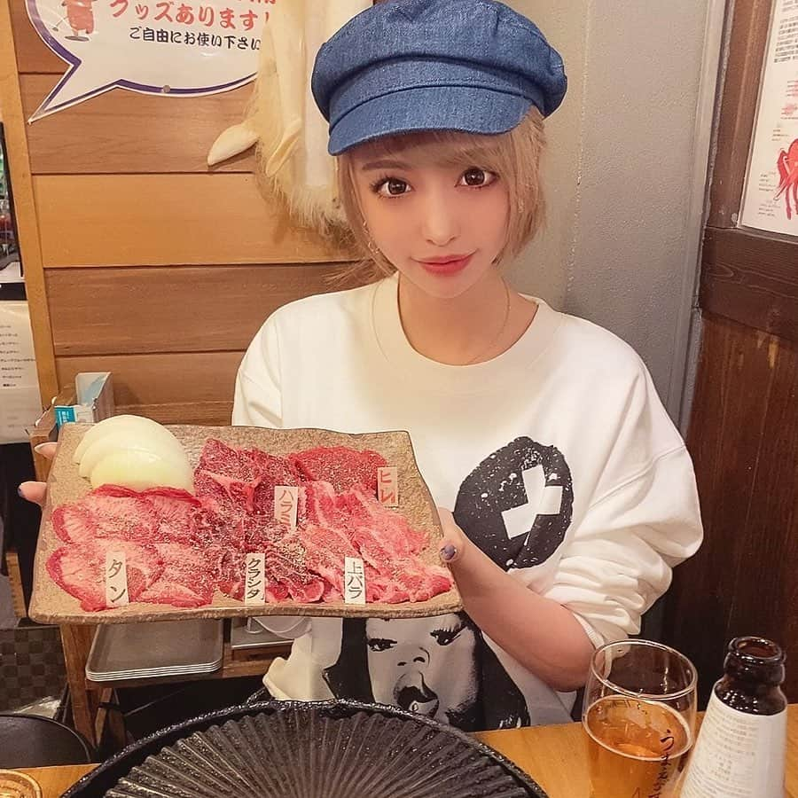 サキ吉さんのインスタグラム写真 - (サキ吉Instagram)「昨日は三軒茶屋でご飯🥰 ． 馬肉食べたいね！ってなって 馬肉焼肉専門店 うまえびす( @umaebisu3cha )に久しぶりに行ってきました🐴 ． 私馬肉大好きなんだけど、 高タンパク低カロリーでダイエット中にもオススメだよ💖 なんと牛や豚の1/5のカロリー🥺💋 臭みもないから本当におすすめ❤️ イチオシは馬肉の焼肉✨✨ ． 楽しい夜でした😍😍😍 ． #三軒茶屋 #三茶グルメ #三軒茶屋グルメ  #馬肉 #馬刺し #うまえびす」1月21日 17時24分 - sakikichi1201