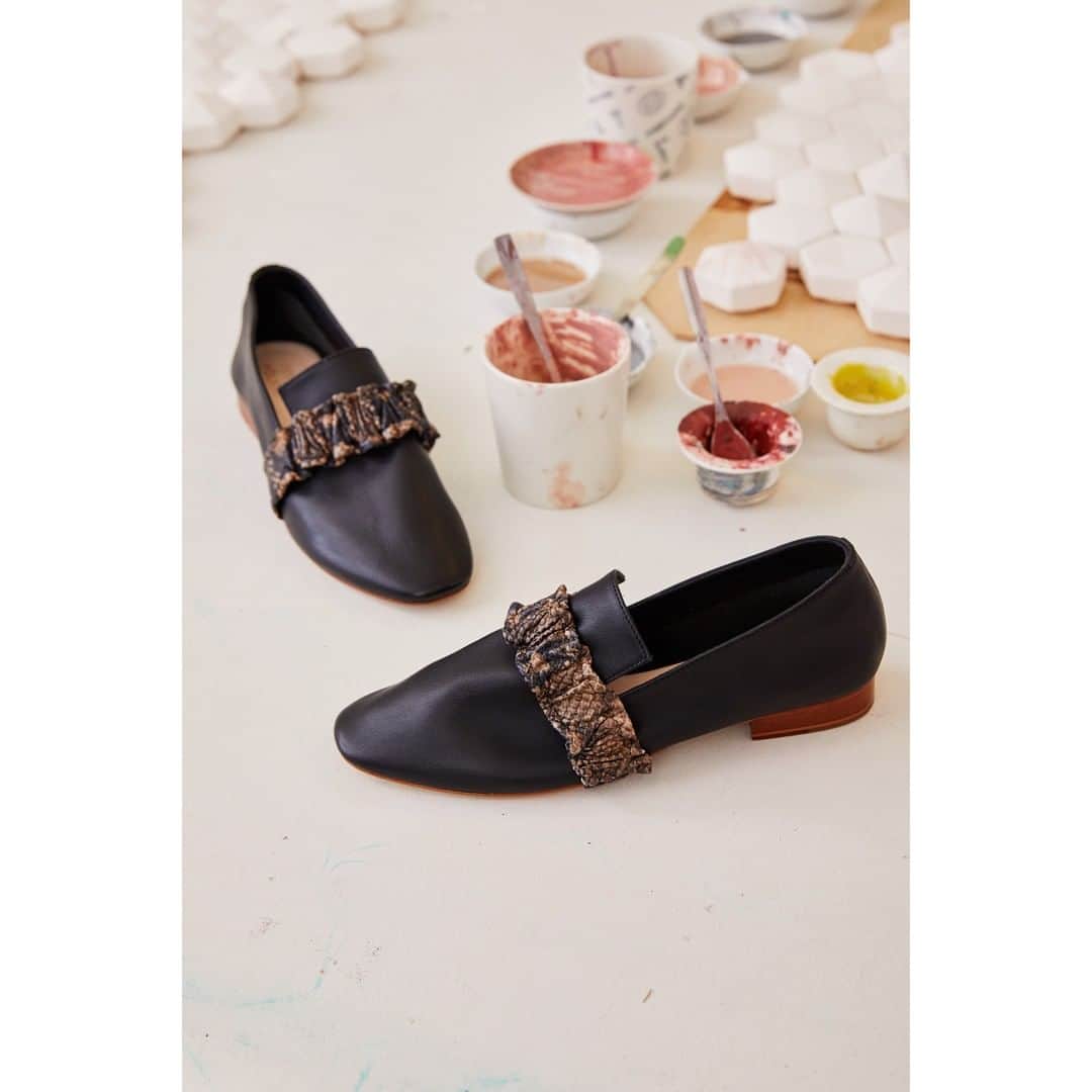 テーリポルキさんのインスタグラム写真 - (テーリポルキInstagram)「Victoria loafers are the best shoes for the upcoming Spring. Easy to pack with you and always ready for new adventures 👞🧳 Now -30%!⠀⠀⠀⠀⠀⠀⠀⠀⠀ . ⠀⠀⠀⠀⠀⠀⠀⠀⠀ #TERHIPÖLKKI #terhipölkkistore #kämpgarden #scandinaviandesign #finnishdesign #sustainable #sustainablefashion #designfromfinland #finnishfashion #footwear #shoes #loafers #travelloafers #sale」1月21日 17時30分 - terhipolkkishoes