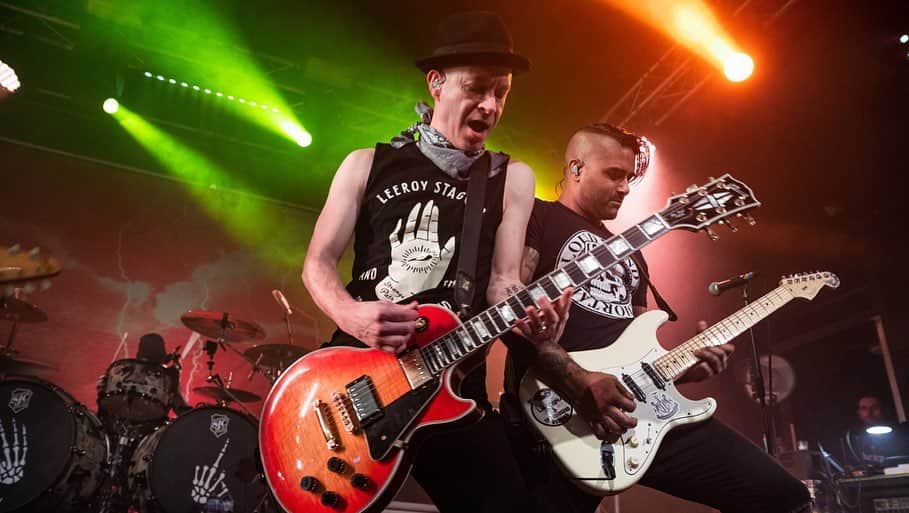 Kerrang!さんのインスタグラム写真 - (Kerrang!Instagram)「Sum 41 got up close and personal in London last night. Check our full gallery on Kerrang.com now! . . . 📸: @paulharries  #sum41 #punk #poppunk」1月22日 3時02分 - kerrangmagazine_