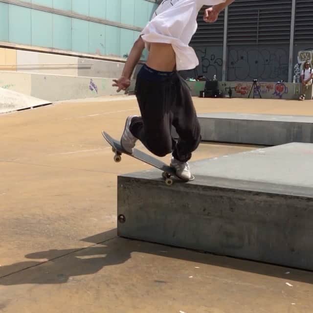 adidas Skateboardingのインスタグラム：「Style and flow /// Join us in wishing @chewychewychewycannon a happy bday 🍻 🎉. • #adidasSkateboarding #chewycannon 🎥 @cmulhern 📸 @zandertaketomo」