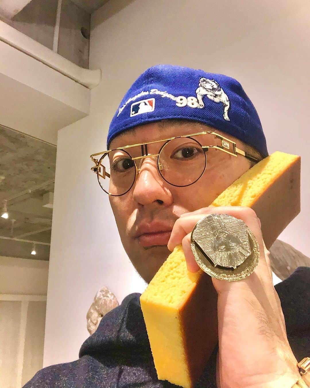 ZEN-LA-ROCKのインスタグラム：「カステラ1番っ 電話は2番☎︎☎︎☎︎〜」