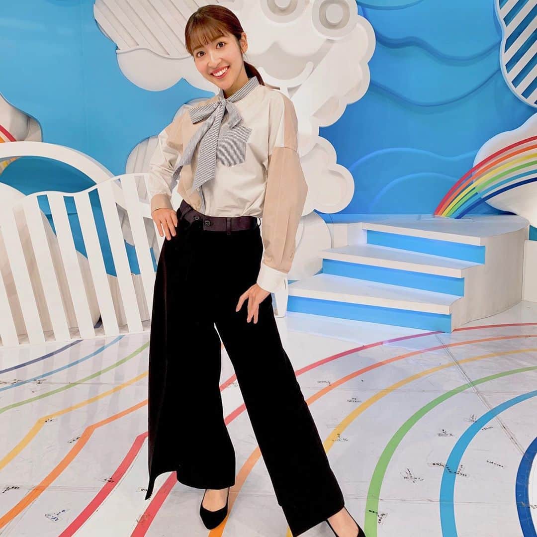 のインスタグラム：「今朝の #ZIP特集 ご覧頂きありがとうございました！ 日本に住む外国人のお宅を3軒訪問しました。みなさんとってもウェルカムに対応していただき大変ありがたかったです🥺✨ 素敵なお宅ばかりでしたね……ため息でちゃう🥺こだわりの家でゆっくり過ごすのが夢になりました😊 また明日以降の特集もご覧くださいね！ . 衣装は #ADELLY さんでした！ かっこよく爽やかに決めました😎」