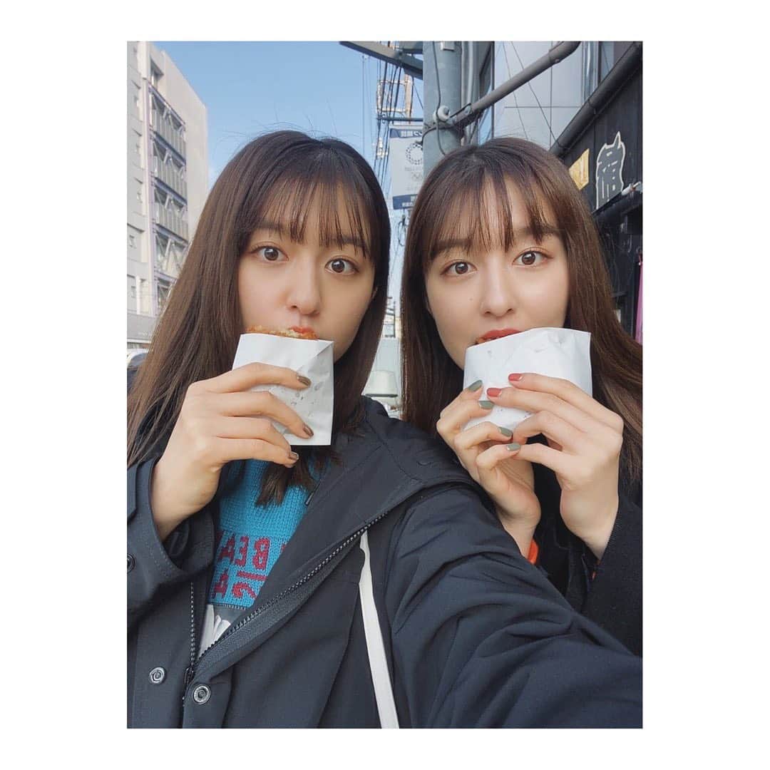 りかりこさんのインスタグラム写真 - (りかりこInstagram)「. お久しぶりです❤️ 最近りかりこは、 川越へ行ってきました✌︎ 都内からすぐで こんなに素敵なところがあるんだと... 地元のおかげ横丁に雰囲気が似てて 落ち着きました😦 またすぐ行きたいな〜 みんなのおすすめお出かけスポットは どこですか？🖐🏻 #りかりこ #川越 #小江戸川越  #双子 #twins #tiktok #fashion」1月21日 20時22分 - rikariko_official