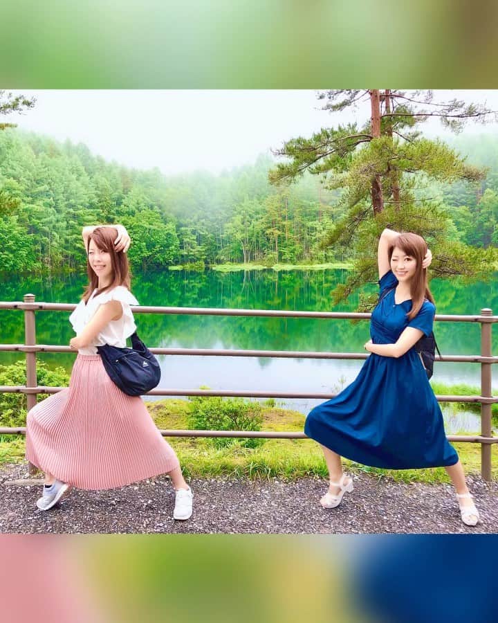 のインスタグラム：「美しきエメラルド🐍💚 御射鹿池🐸🌿で花組ポーズ🌸 ✼••┈┈┈┈┈┈┈┈┈┈┈┈┈┈┈┈••✼ #御射鹿池 #しあわせ信州 #東山魁夷 #タビジョ #nature #長野 #naturelover #naturelovers #長野県 #小旅行 #日本の景色 #旅好き #旅好きな人と繋がりたい #カメラ女子 #大自然 #大自然満喫 #女子カメラ#photooftheday #trip #女子旅#travelgram #tripstagram #日本の絶景 #ootd #instafollow #japanesegirl #花組ポーズ #織田千穂の宝塚投稿記録 #宝塚好きな人と繋がりたい @queen.lupis (q498) ✼••┈┈┈┈┈┈┈┈┈┈┈┈┈┈┈┈••✼」
