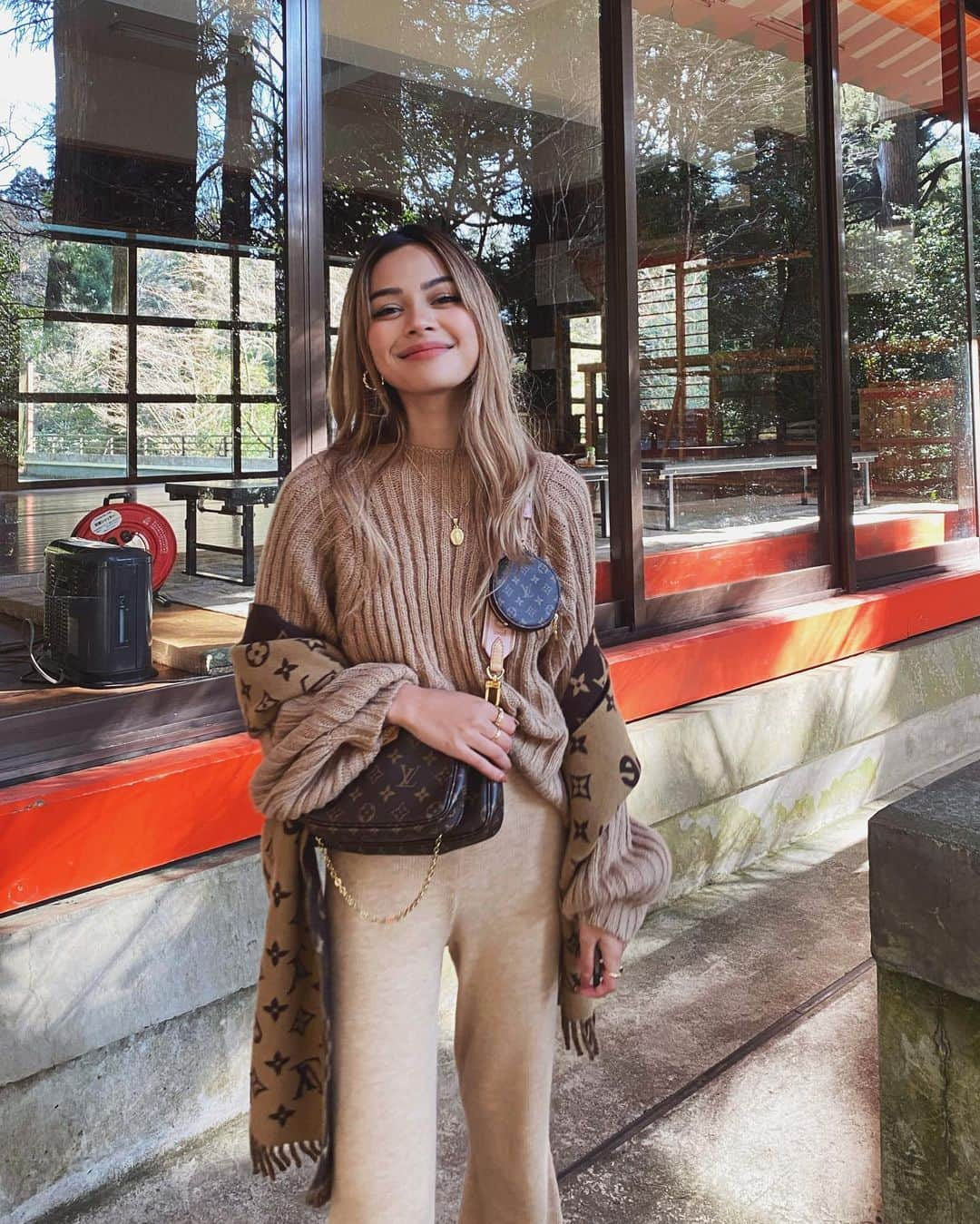 リリーマイマックさんのインスタグラム写真 - (リリーマイマックInstagram)「Throwback to one of my fav outfits from last week! All in @songofstyle @revolve #revolvearoundtheworld ⛩」1月21日 20時43分 - lilymaymac