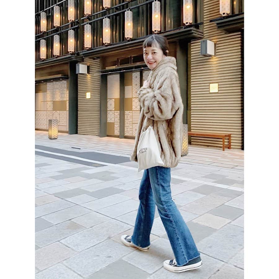 のインスタグラム：「😊😊😊﻿ ﻿ ﻿ #jacket #mesdemoiselles﻿ #denim #SHENERY﻿ #bag #hermes #buildingblock﻿ #shoes #converseaddict﻿ #fashion #styling」