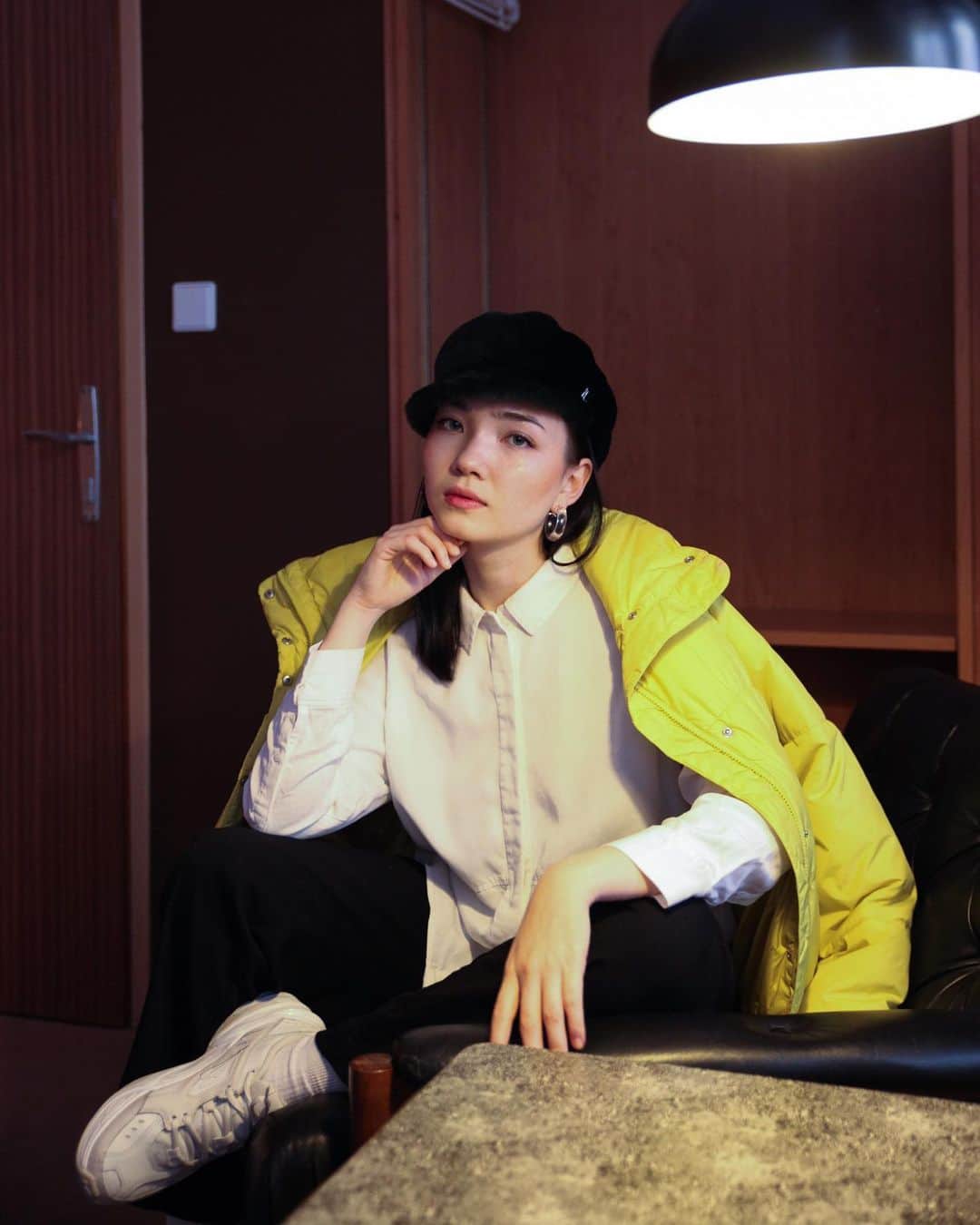 のインスタグラム：「Mühlbauer | #hatpeople with @aya_shalkar ▪️AYA’s hip and #urban look is definitely a #styleinspiration - she’s one of #viennas young folks to watch. We love the combination of her bright yellow jacket and our #mühlbauer #design RONAN made of soft #lambskin ▪️#muhlbauer #hatlovers 📷 @ninakvk」