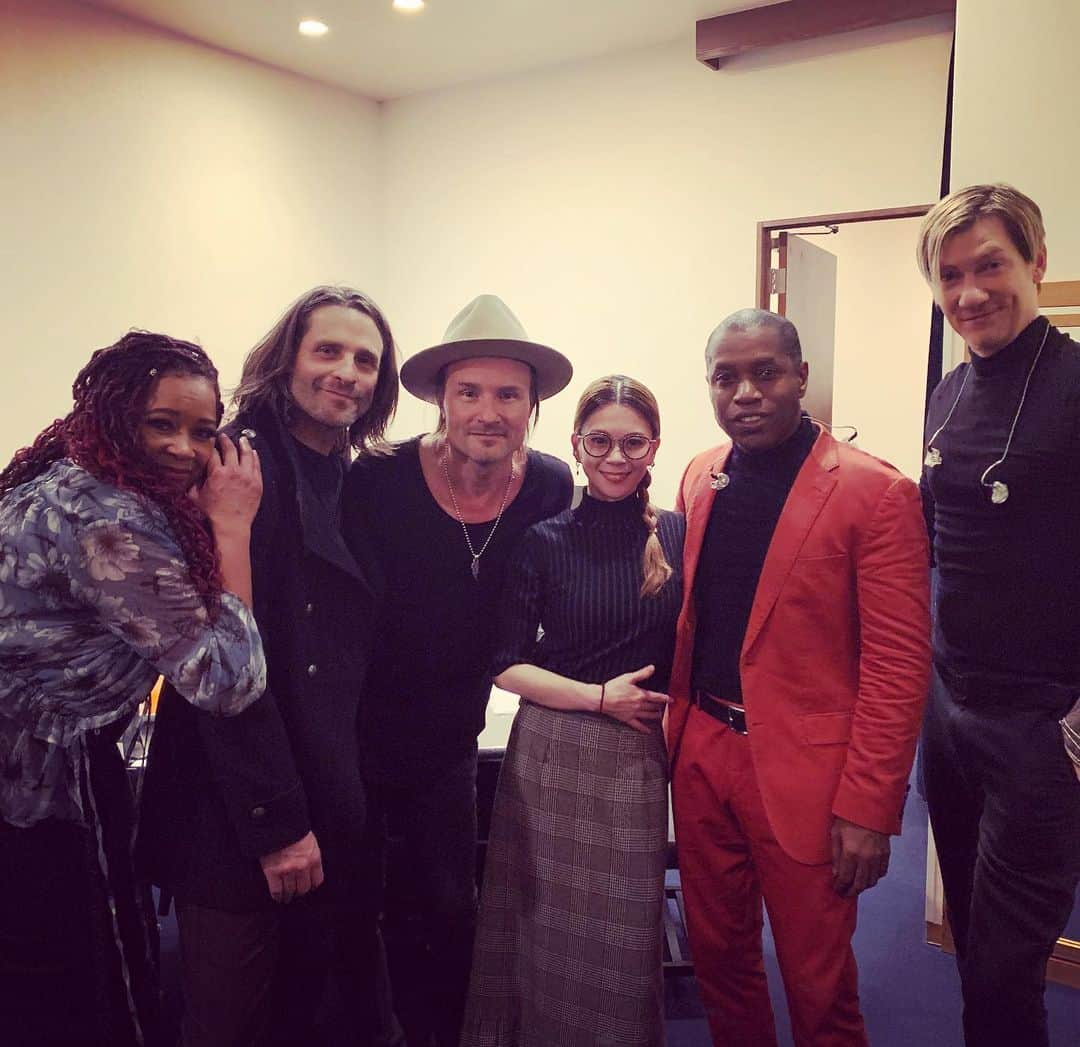 小柳ゆきのインスタグラム：「Vintage Trouble のライブ最高でした🤩 とくにかくLiveで本当に素晴らしく皆さん楽しくジェントルマンでした‼️ 明日もビルボード東京であるので、Live感を味わいたい方は是非ともお勧めです🤩✨ . . #billboardlivetokyo #vintagetrouble」