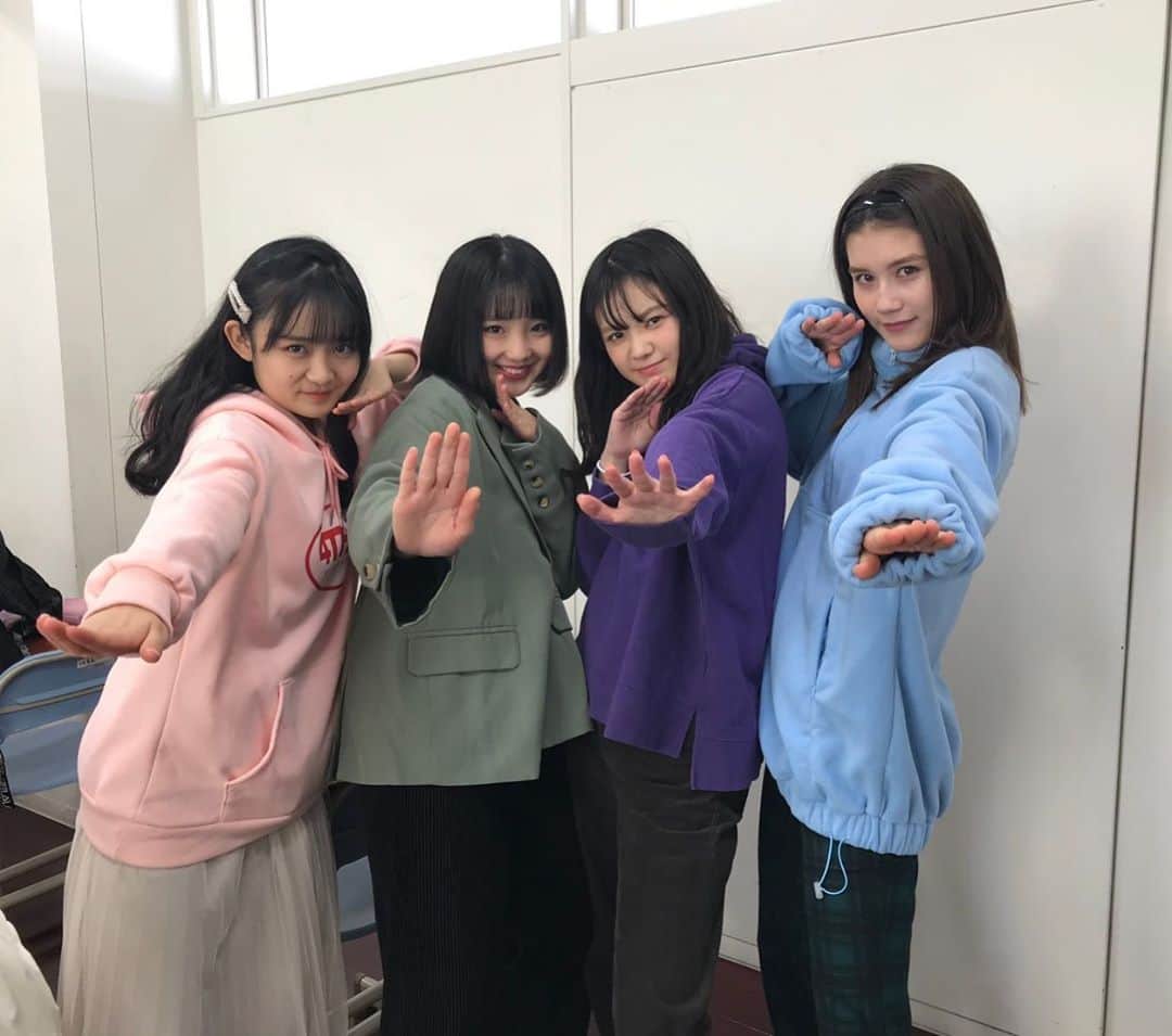 白井杏奈のインスタグラム：「・ カラフルだった私服❤️💚💜💙」