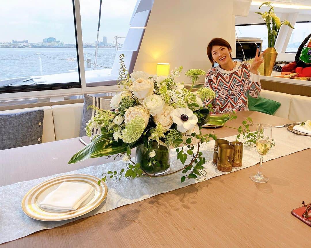 西谷綾子のインスタグラム：「✴︎ 素敵な空間にお邪魔しました✨😍 お友達のワクワクした表情がとても素敵でした❣️ いくつになってもワクワク🌟 何かに興味を持ち楽しみたいなーって💞 #船」