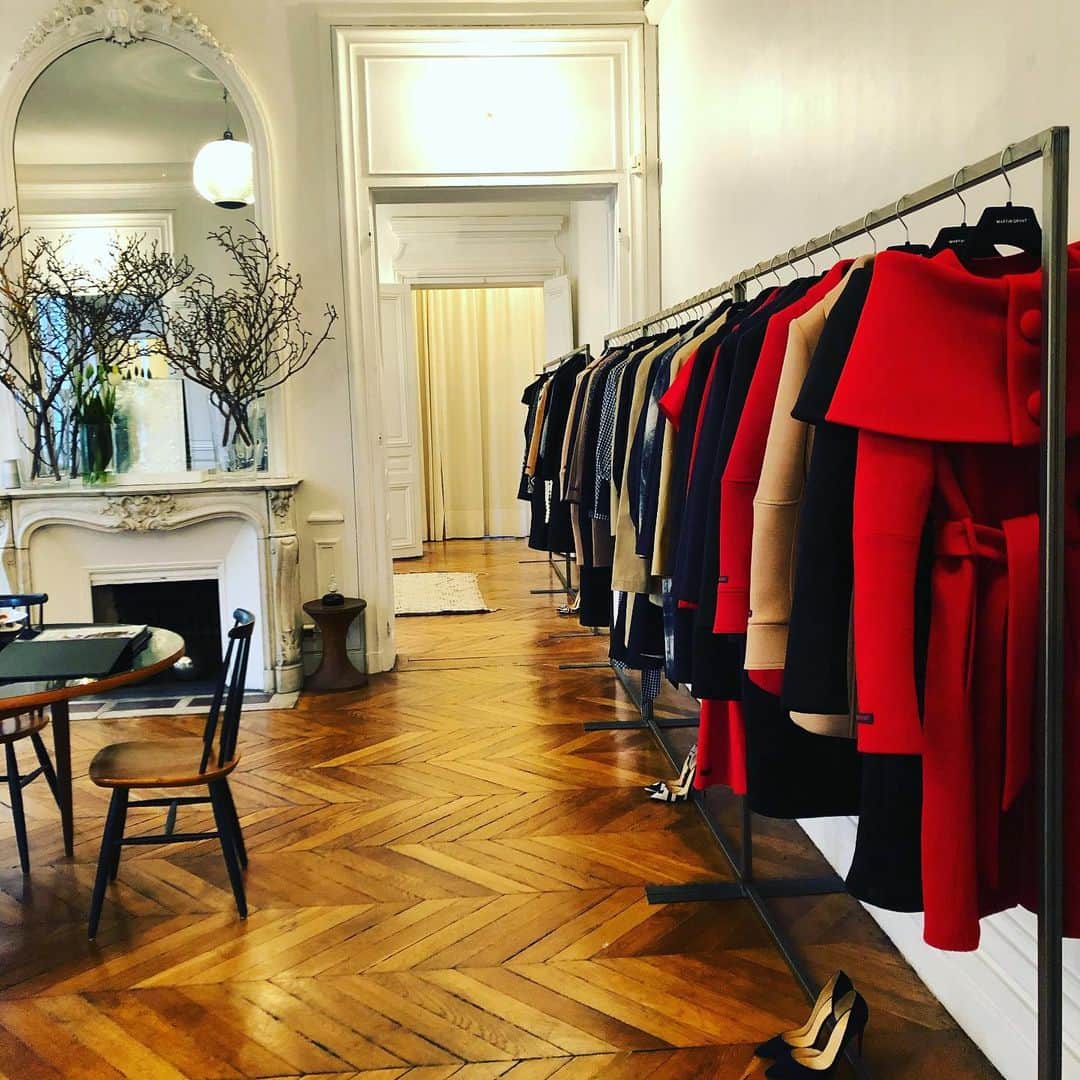 マーティン グラントのインスタグラム：「Showroom AW20 Archive collection #aw20 #paris」