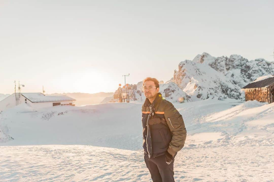 Raffi Ahmadさんのインスタグラム写真 - (Raffi AhmadInstagram)「TOP OF INNSBRUCK !!!!🏔Sunset-an di atas awan dan di atas gunung es salju ... Woww Alhamdulillah Ya Allah terimakasih atas segala rahmat dan rezeki buat kita semua ... bersyukur ❤️🙏 📸 @rufusazarya」1月21日 21時55分 - raffinagita1717