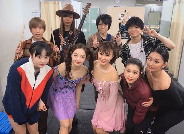 村元哉中のインスタグラム：「PIW広島 公演 with  BOOOSTさん🌟 CDありがとうございました！ 素敵な曲たくさんの1stミニアルバムです🦔❤️ もう既にリピート☺️🎧 #BOOOST #PIW広島2020」