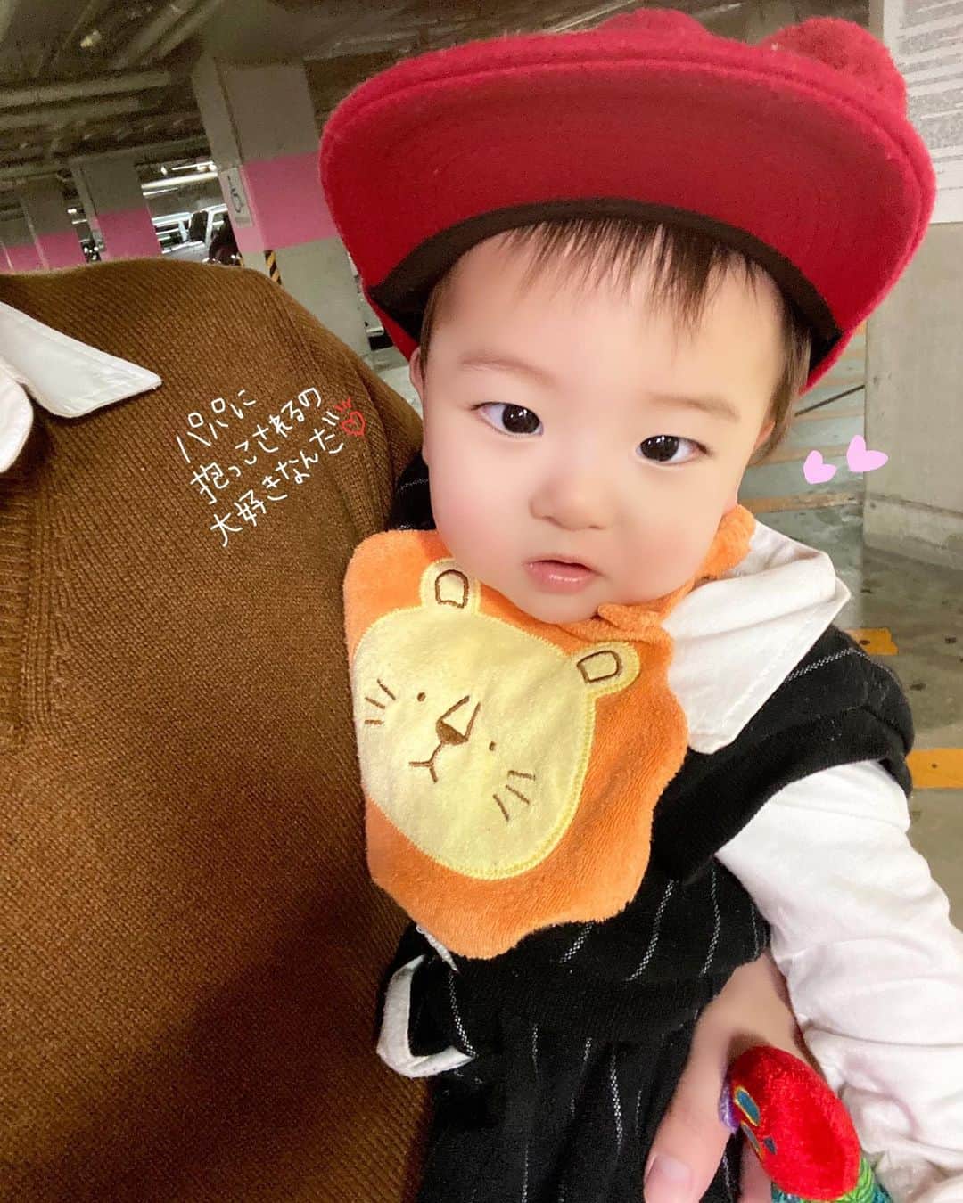 Momoeのインスタグラム：「#happy #男の子ベビー #赤ちゃんのいる生活 #赤ちゃん #baby #family #家族 #0歳 #成長記録 #育児記録 #boy #育児 #smile #男の子 #息子 #code #love #kids #子供 #thankyou #宝物 #ベビー #fashion #follow #boy #パパ #ママ #ママ友 #家族写真　#8ヶ月」