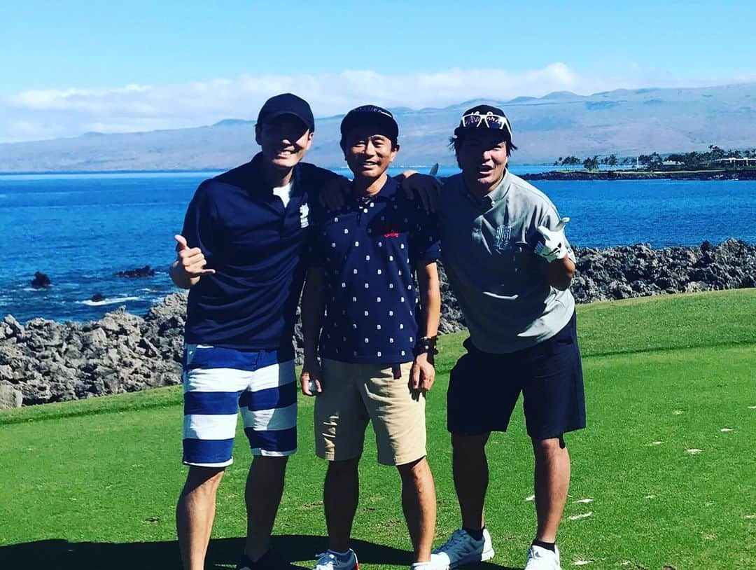 堤太輝さんのインスタグラム写真 - (堤太輝Instagram)「Golf⛳️🏌️‍♂️ #浜ちゃん後輩と行くハワイ島で休日  #浜田雅功 #ライセンス井本 #どりあんず #サカイストマサヨシ #プラスマイナス岩橋  #チーモンチョーチュウ菊地  #天竺鼠瀬下 #どりあんず堤と浜田雅功さんとHawaiiでゴルフ #ハワイ島 #大阪チャンネル #ゴルフ #マウラニベイサイドサウスコース #maunalanisouthcourse #bigisland #hawaii  #hawaiiisland  #golf #bigisland」1月21日 22時17分 - 223_taiki