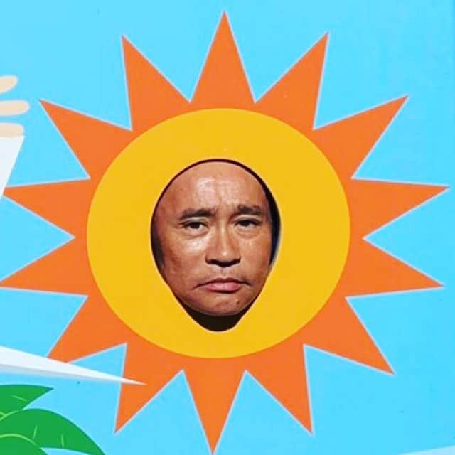 堤太輝さんのインスタグラム写真 - (堤太輝Instagram)「顔はめパネル😁笑笑  #浜ちゃん後輩と行くハワイ島で休日  #浜田雅功 #ライセンス井本 #どりあんず #サカイストマサヨシ #プラスマイナス岩橋  #チーモンチョーチュウ菊地  #天竺鼠瀬下 #どりあんず堤と浜田雅功さんとライセンス井本さんと顔はめコナ空港パネル #ハワイ島 #コナ空港 #顔はめパネル #大阪チャンネル #jal #hawaii  #hawaiiisland  #bigisland #konainternationalairport」1月21日 22時37分 - 223_taiki