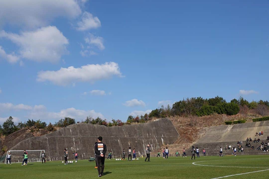 横浜FCさんのインスタグラム写真 - (横浜FCInstagram)「- 和歌山キャンプ7日目。 今日のトレーニングから、古宿理久選手が合流しました！ - #YOKOHAMAFC #横浜FC #HAMABLUE #HAMAPRIDE #jleague #上富田スポーツセンター」1月21日 22時45分 - yokohamafc_official