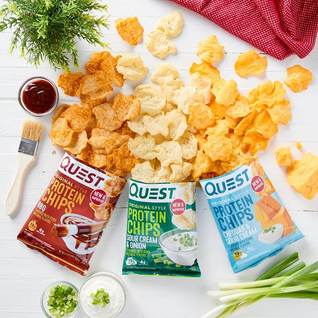 questnutritionさんのインスタグラム写真 - (questnutritionInstagram)「Meet the NEW & IMPROVED Quest Protein Chips. More crunch, more flavor & more awesome with 19g protein & 4g net carbs per bag. 💪 • Available now at QuestNutrition.com, @Amazon, @VitaminShoppe, @GNCLiveWell, & more! Use the store locator via the link in our bio to find them. #OnaQuest」1月21日 23時00分 - questnutrition