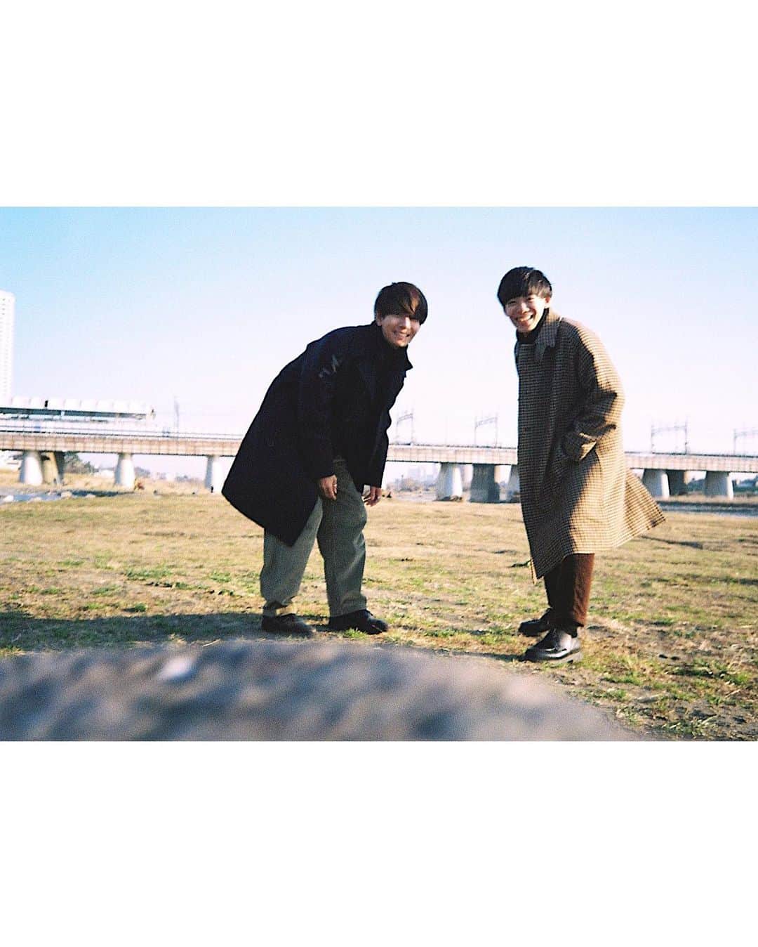 Hayato Sagawaさんのインスタグラム写真 - (Hayato SagawaInstagram)「.﻿ ﻿ フィルムカメラのセルフタイマー﻿ 難しいけどそれに期待する僕ら。笑 ﻿ 二子玉川は平和でした﻿ ﻿ #film」1月21日 23時15分 - sagawa_hayato