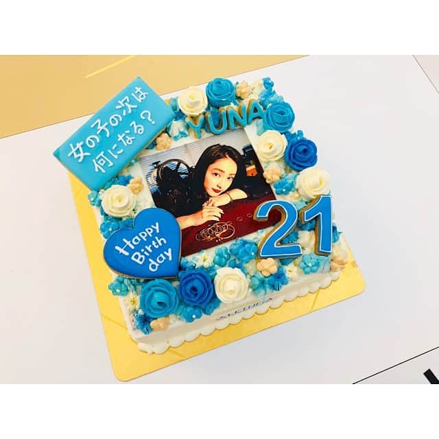 平祐奈さんのインスタグラム写真 - (平祐奈Instagram)「『アリシアクリニック』 新CM放送中です🌹 2パターンあるのでぜひご覧ください。 撮影時にとびきりキュートなケーキでお祝いして頂いて 嬉しかったです✨ 女の子の次は何になる？ #アリシアクリニック」1月21日 23時12分 - yunataira_official