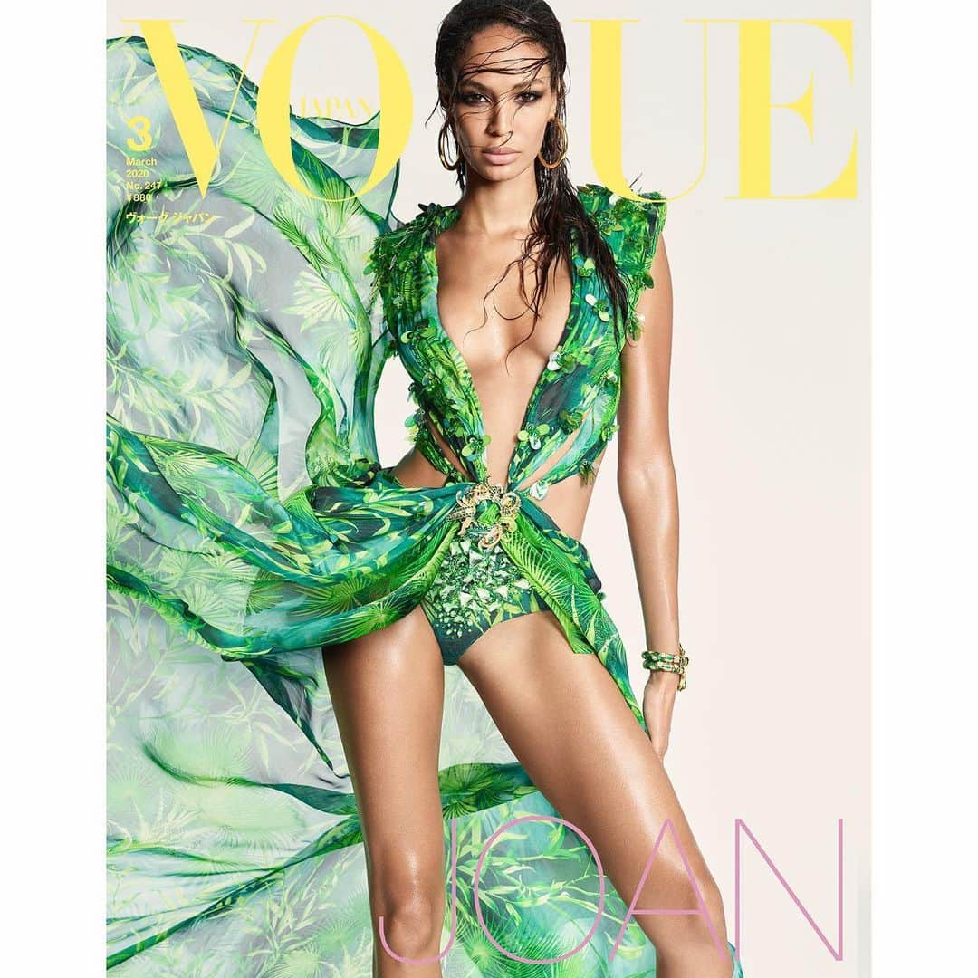 ルイージ&イアンゴさんのインスタグラム写真 - (ルイージ&イアンゴInstagram)「Gorgeous Joan ♥️ @joansmalls for @voguejapan @luigiandiango @luigimurenu @annadellorusso @georgisandev @pg_dmcasting @gb65 @2bmanagement」1月21日 23時21分 - luigiandiango